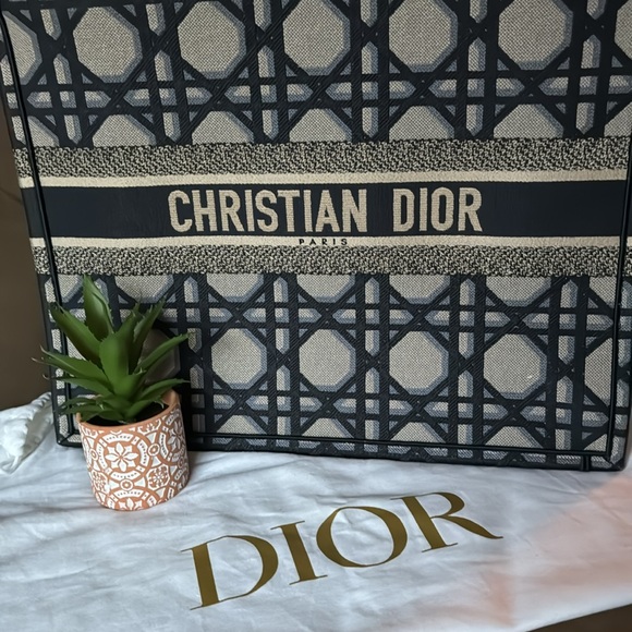 Dior Embroidered Macrocannage Large Book Tote Like New Condition - Picture 3 of 13